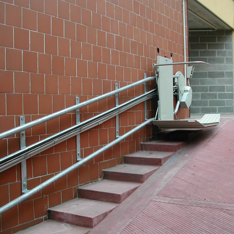 Plataforma-salvaescaleras-curva---Slim-Extrema---salvatec-murcia